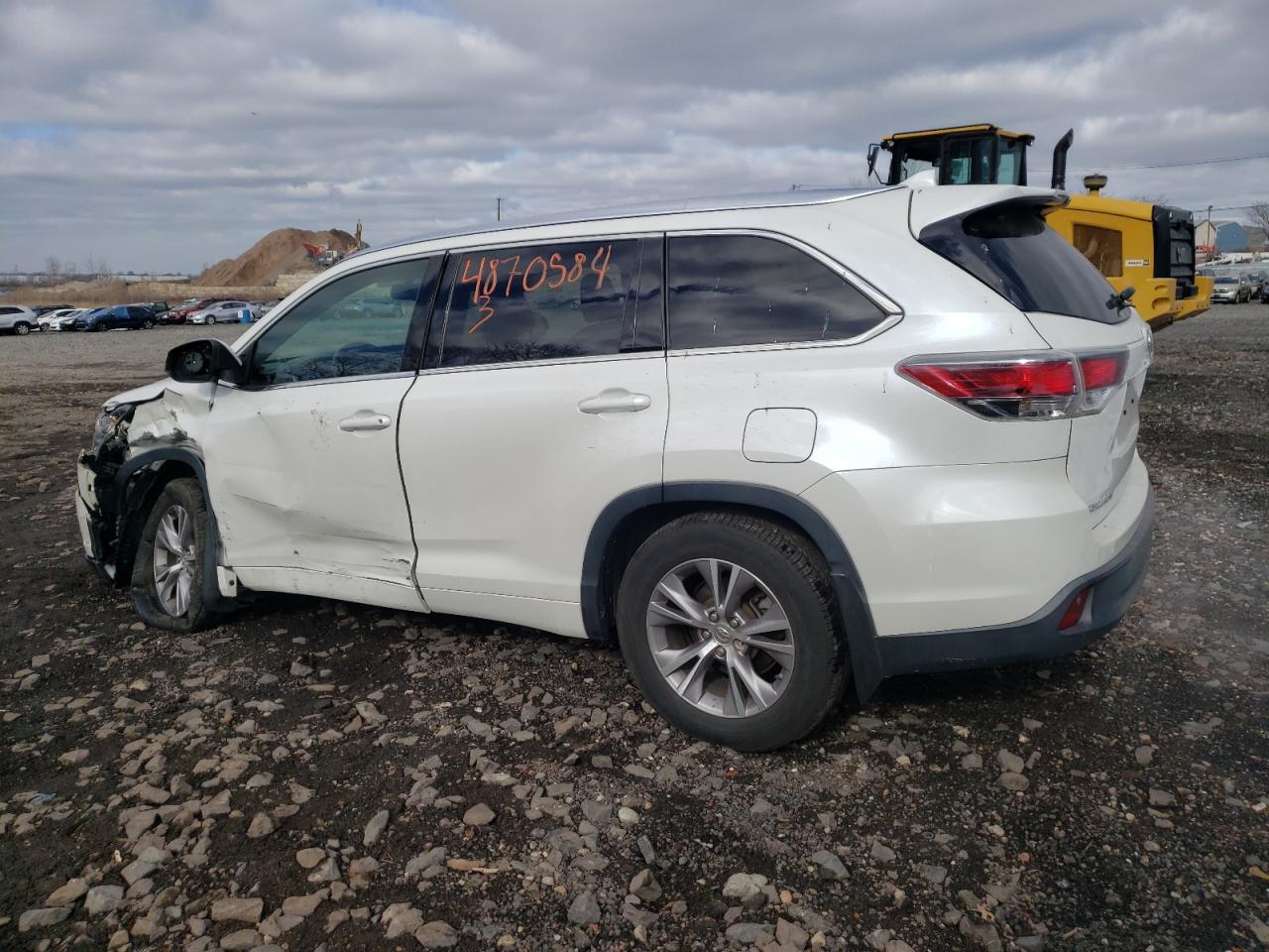 2015 TOYOTA HIGHLANDER - Фото 2