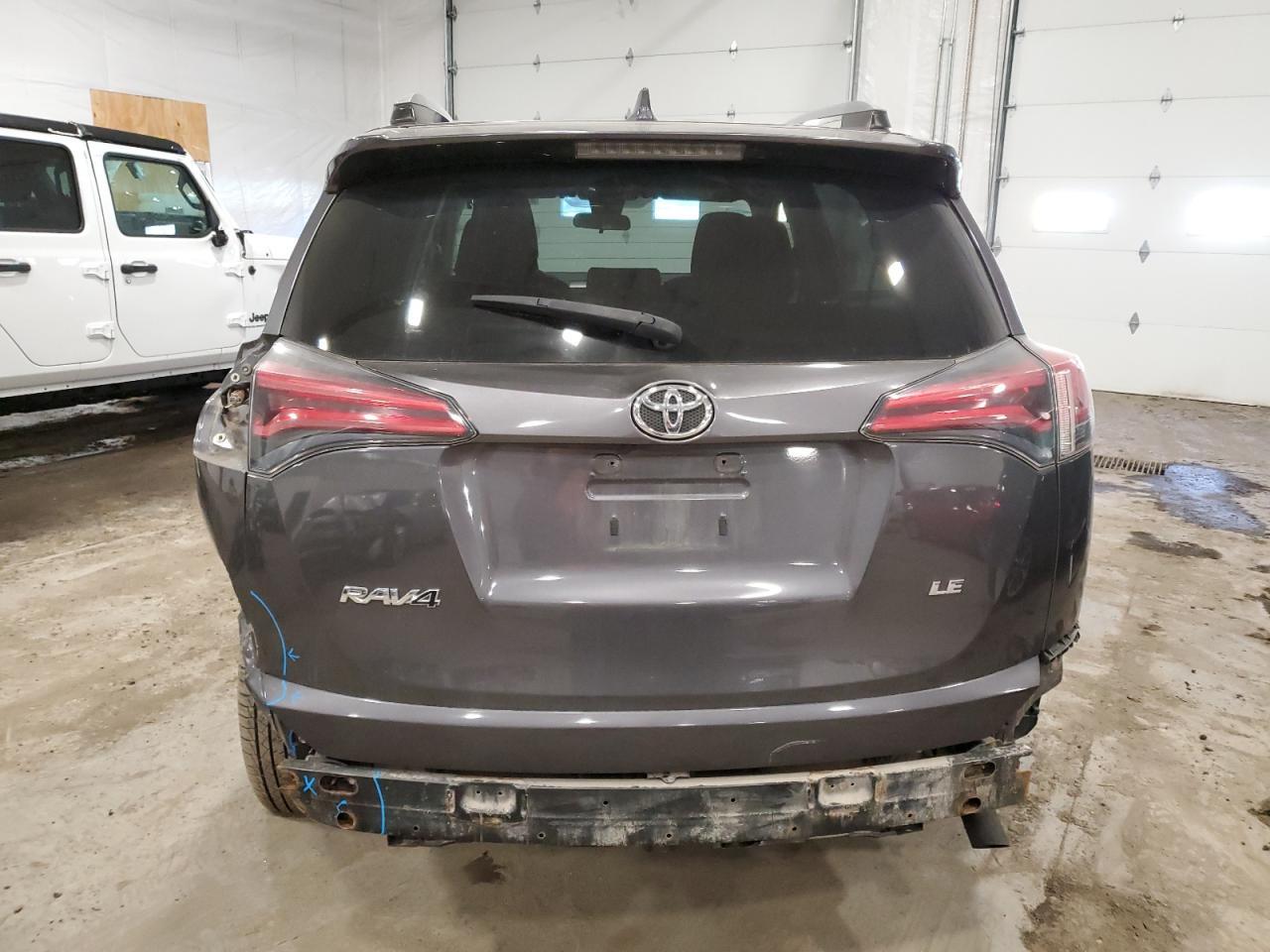 2017 TOYOTA RAV4 LE - Image 6