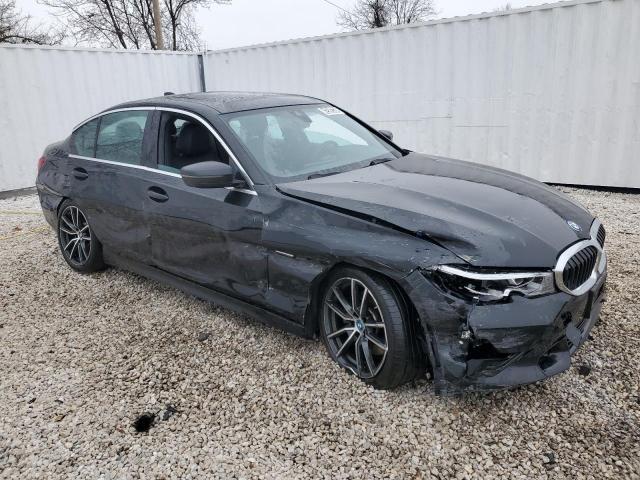 2022 BMW 330Xe - Фото 4