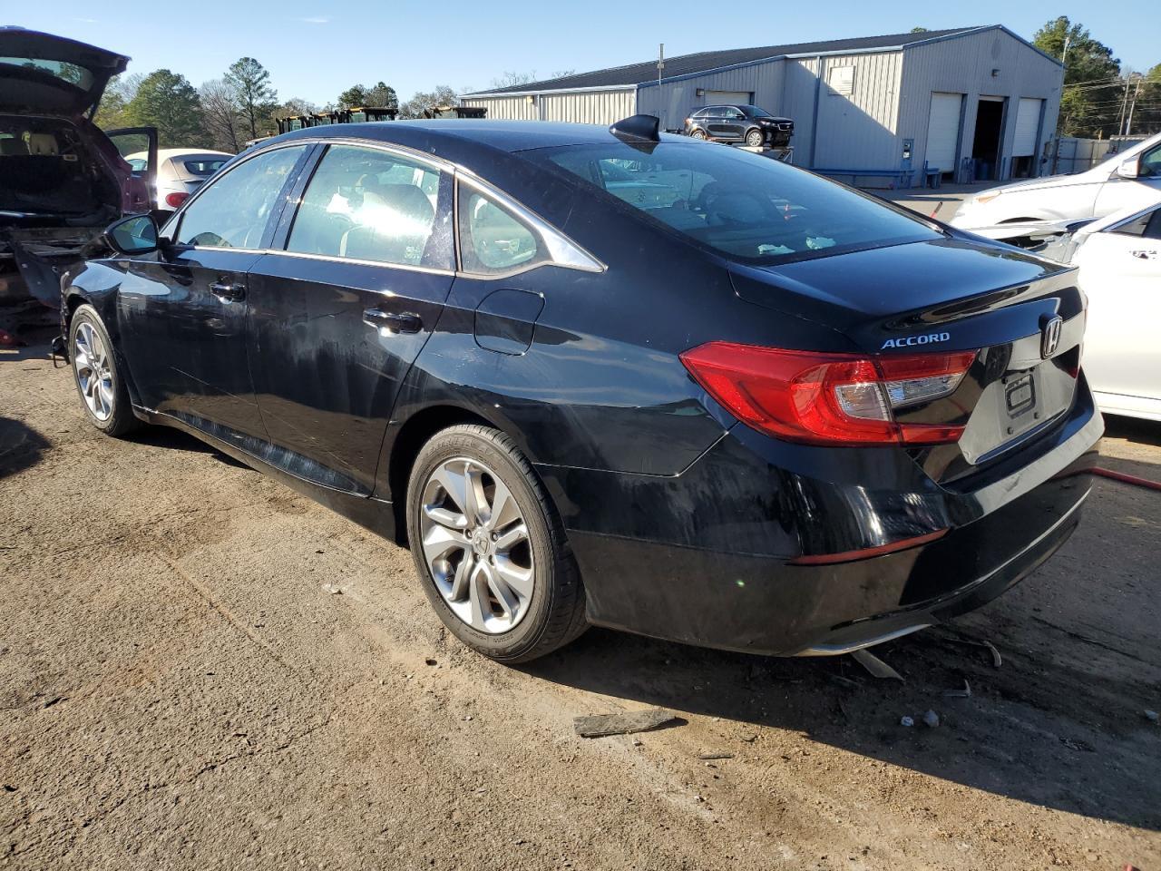 2018 HONDA ACCORD LX - Фото 2