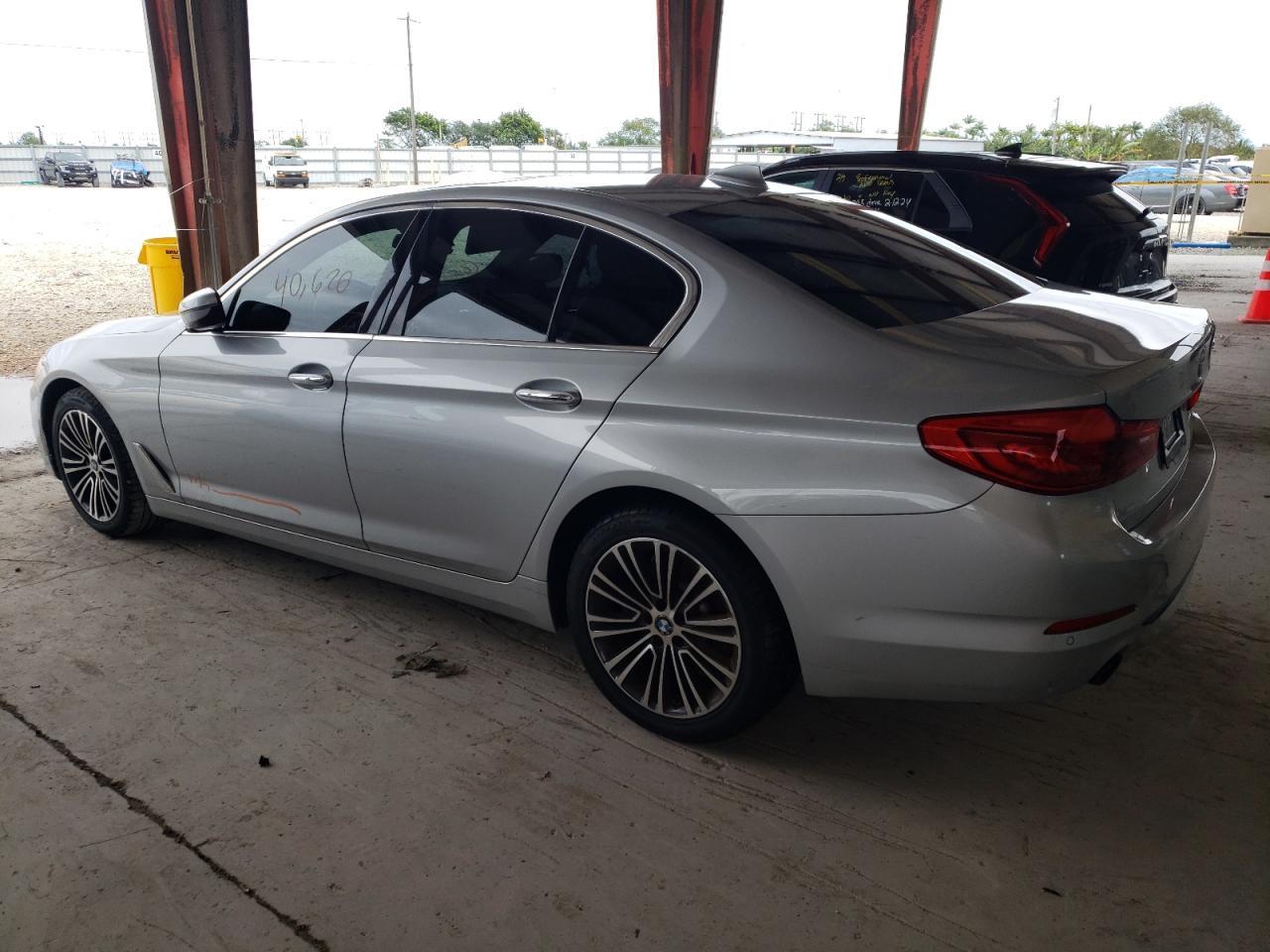 2018 BMW 530 I - Фото 2