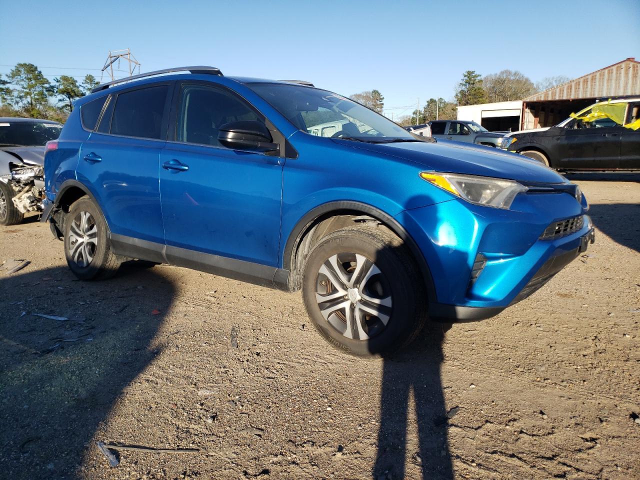 2017 TOYOTA RAV4 LE - Image 4