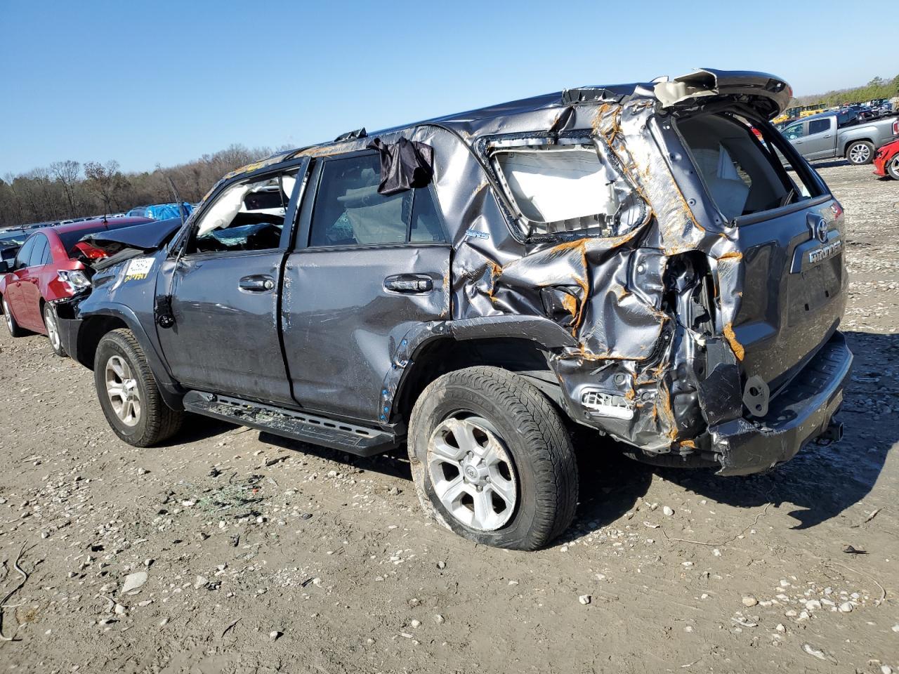 2022 TOYOTA 4RUNNER SR - Фото 2