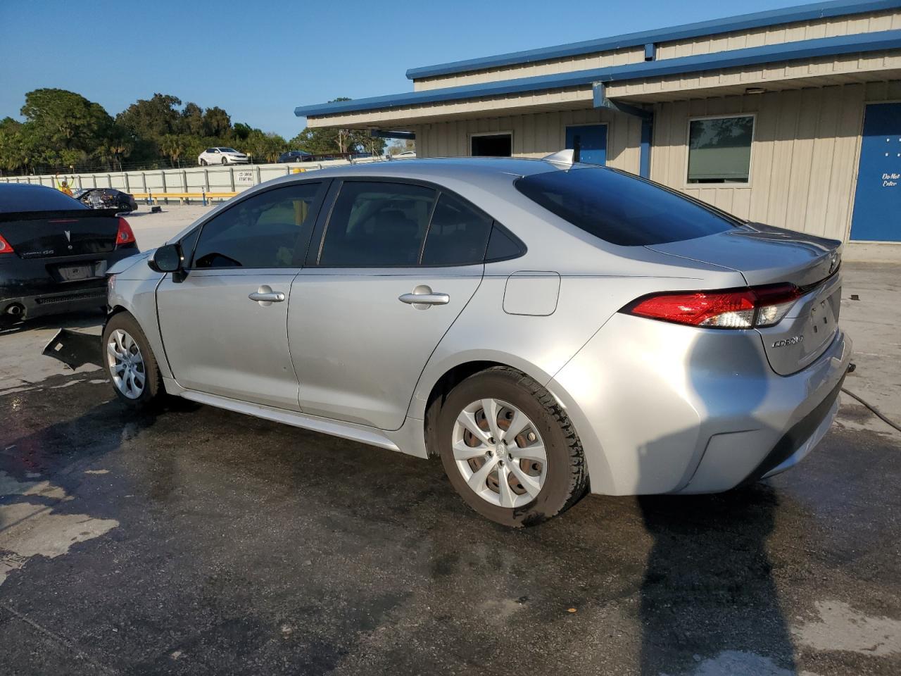 2020 TOYOTA COROLLA LE - Image 2