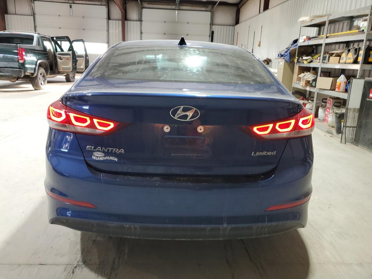 2017 HYUNDAI ELANTRA SE - Image 6