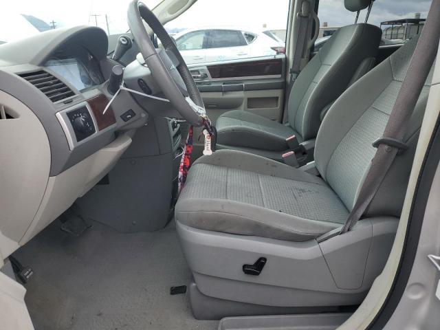 2010 Chrysler Town & Country Touring - Фото 7