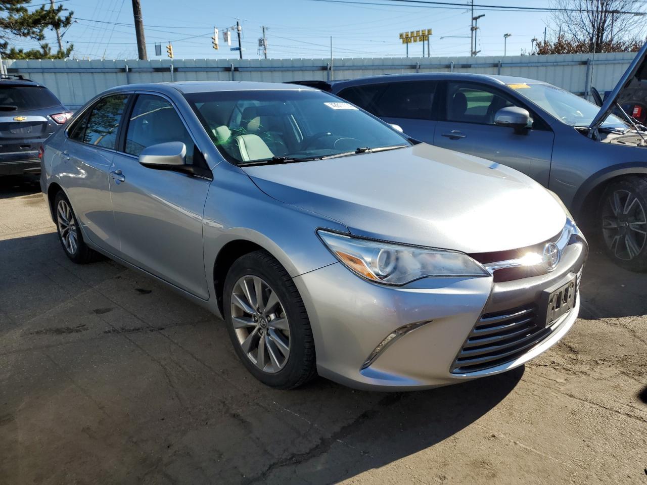2016 TOYOTA CAMRY LE - Image 4