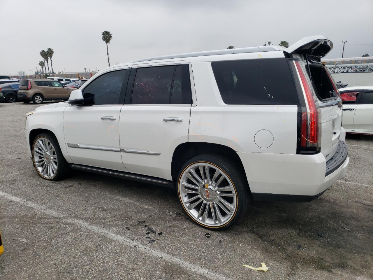 2016 CADILLAC ESCALADE P - Фото 2
