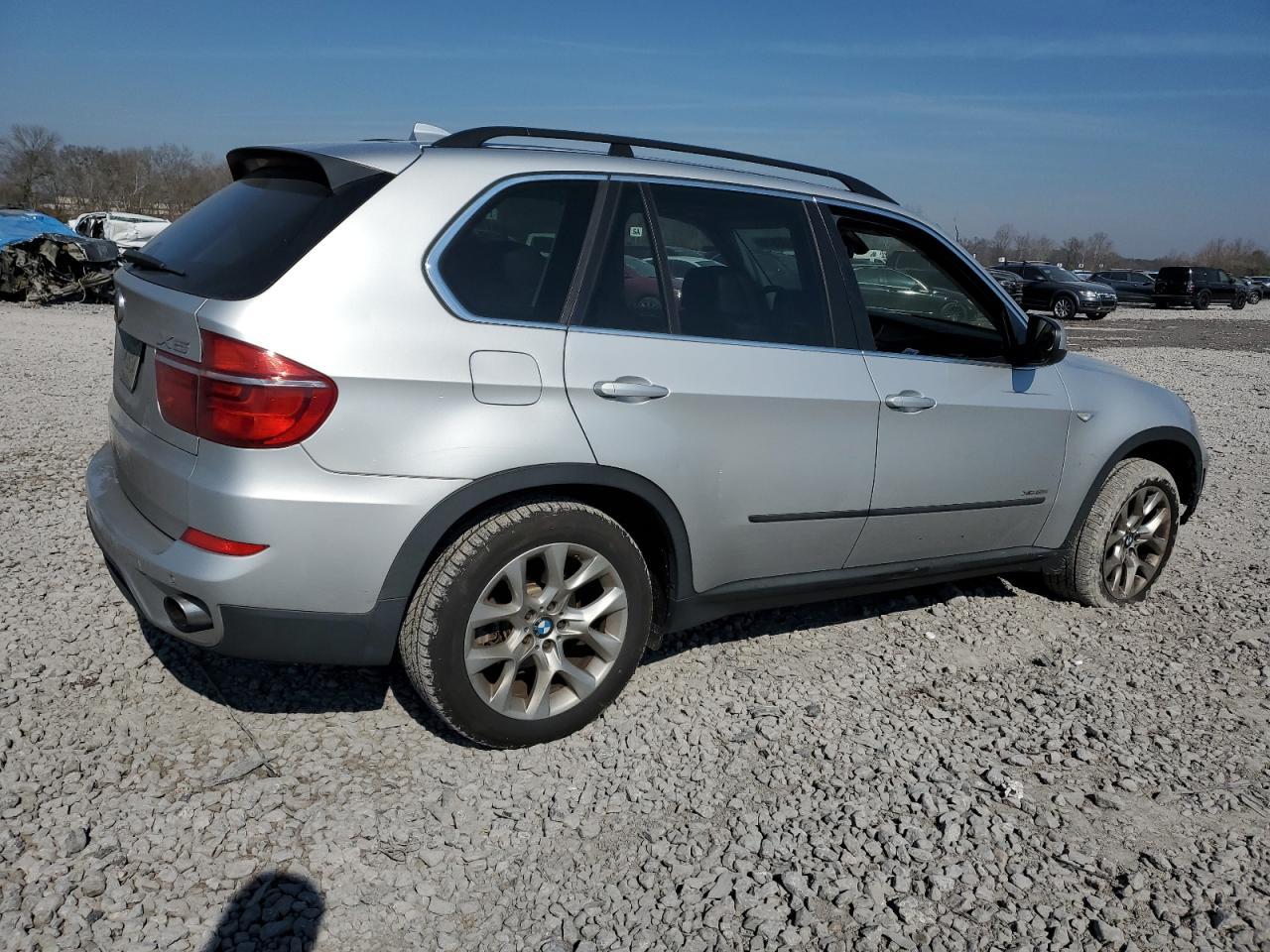 2013 BMW X5 XDRIVE3 - Image 3