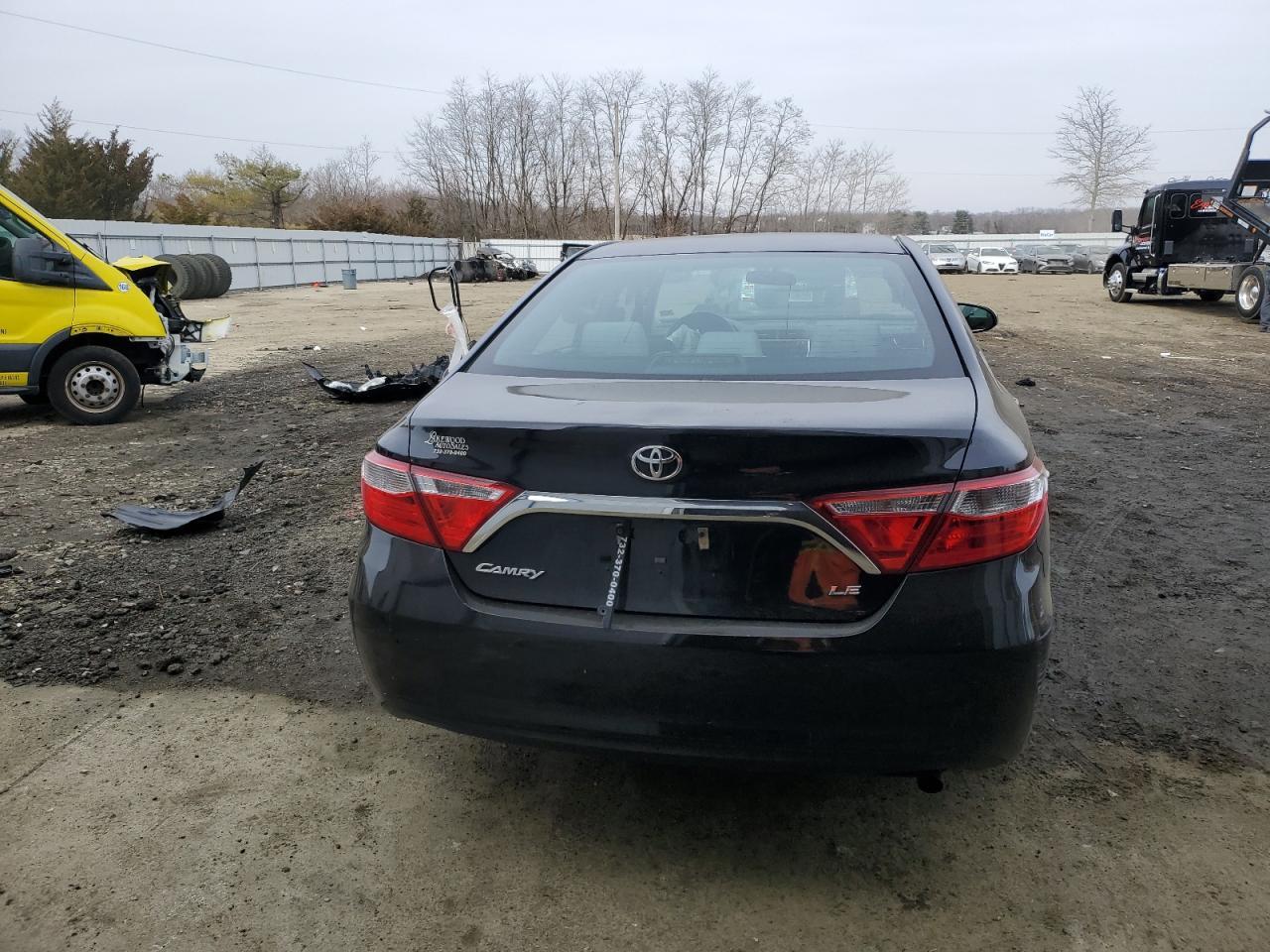 2017 TOYOTA CAMRY LE - Image 6
