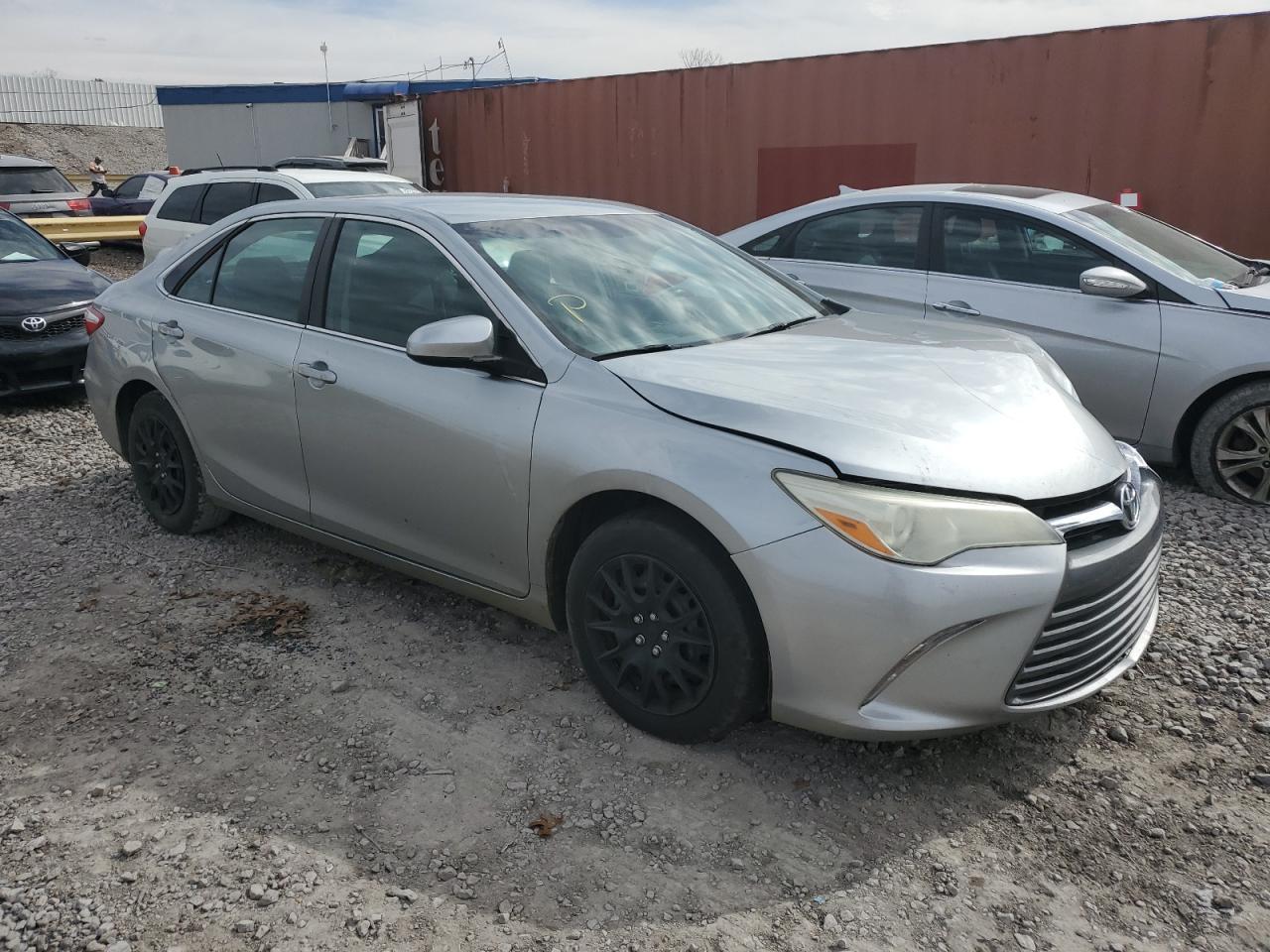 2015 TOYOTA CAMRY LE - Фото 4