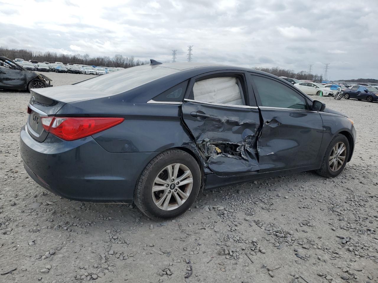 2013 HYUNDAI SONATA GLS - Image 3