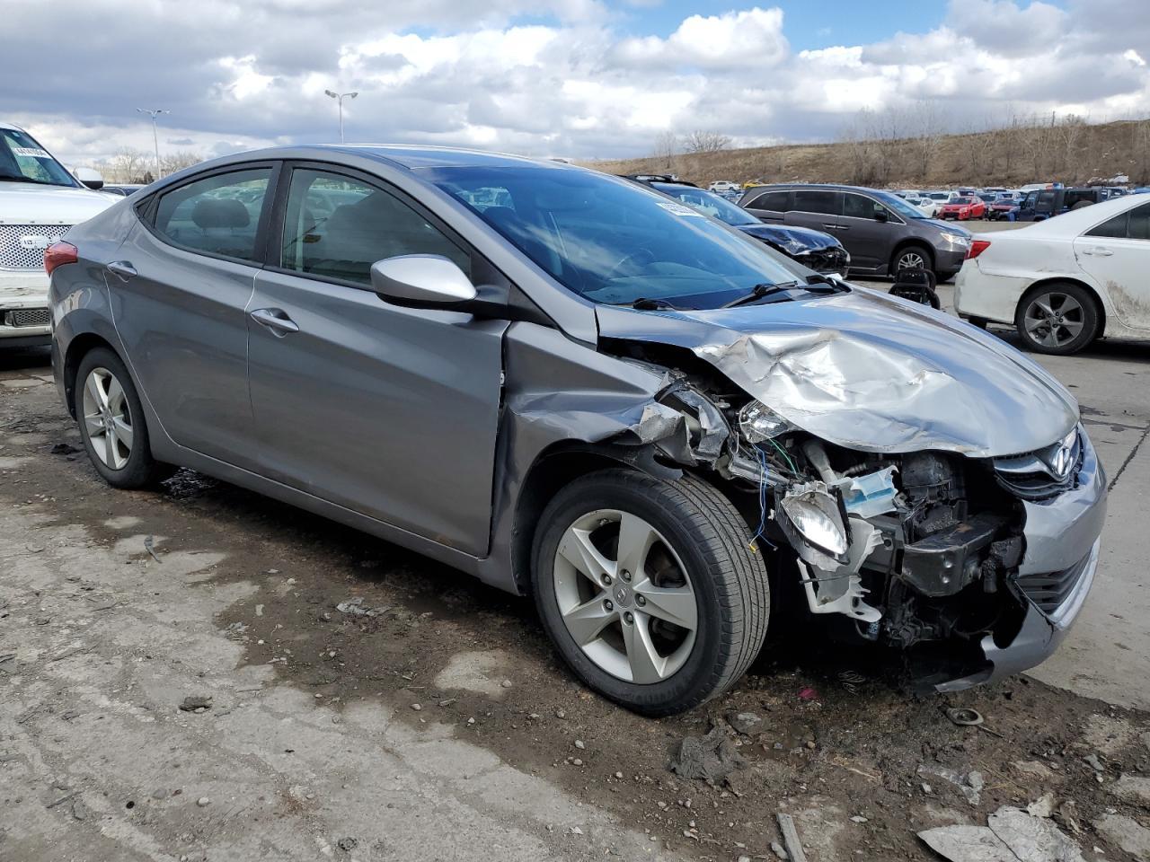 2013 HYUNDAI ELANTRA GL - Image 4