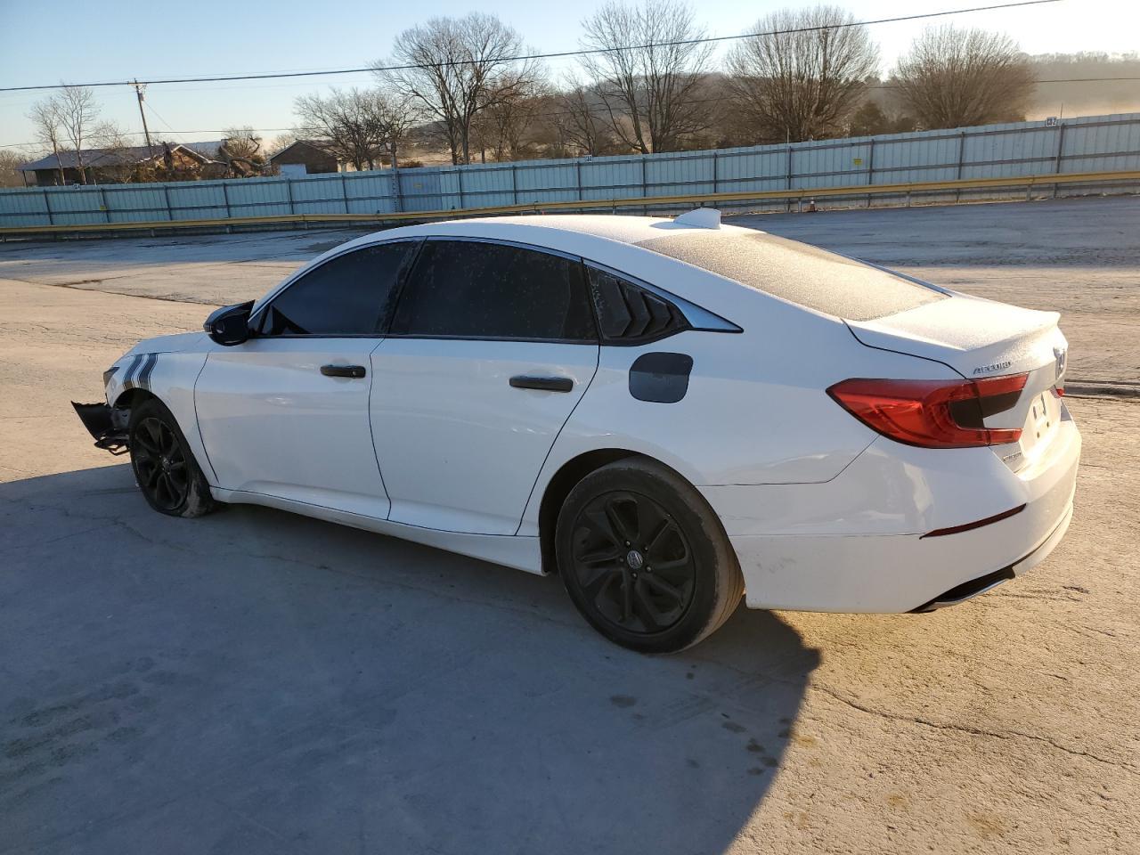 2018 HONDA ACCORD LX - Фото 2