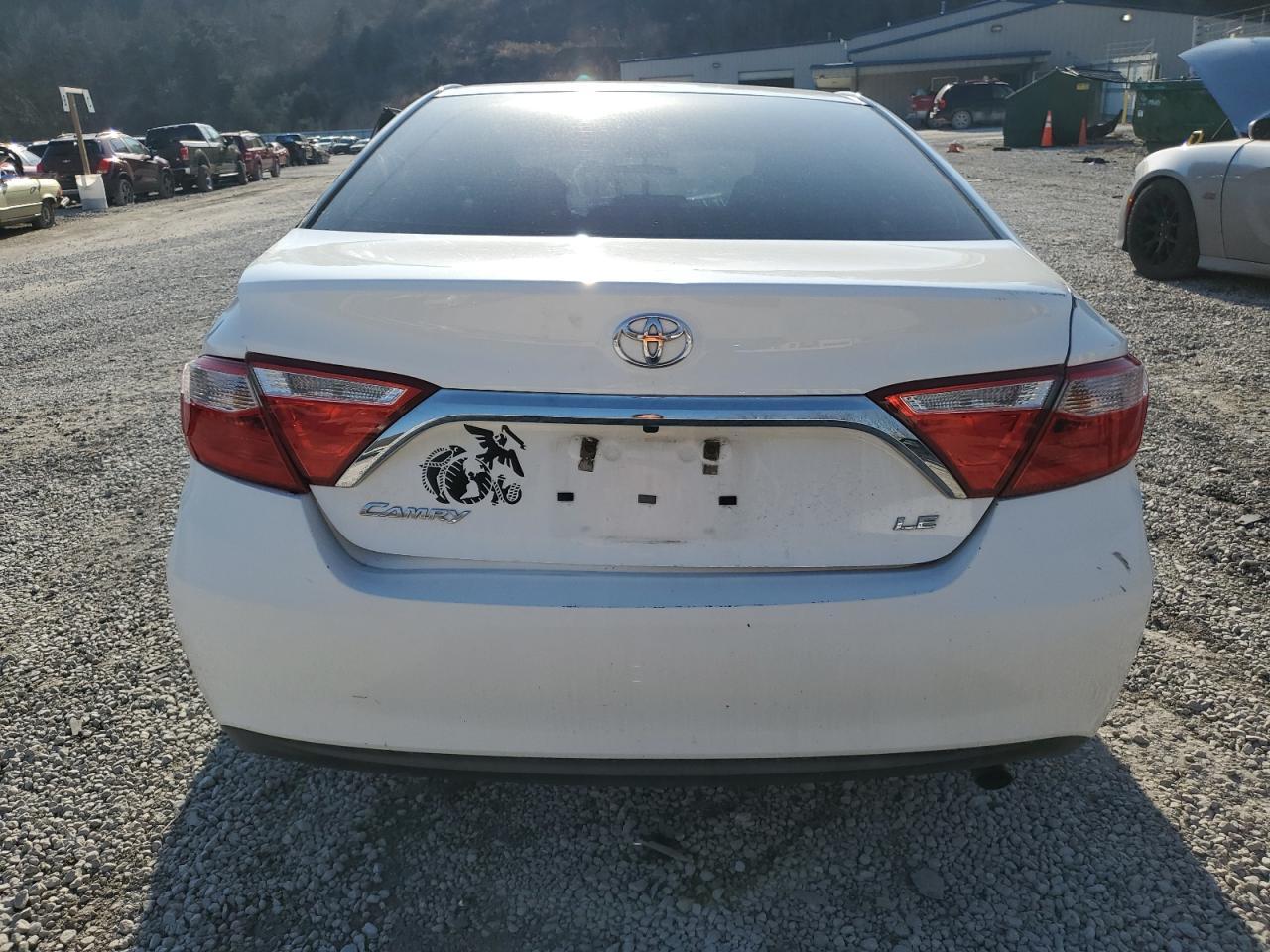 2016 TOYOTA CAMRY LE - Фото 6