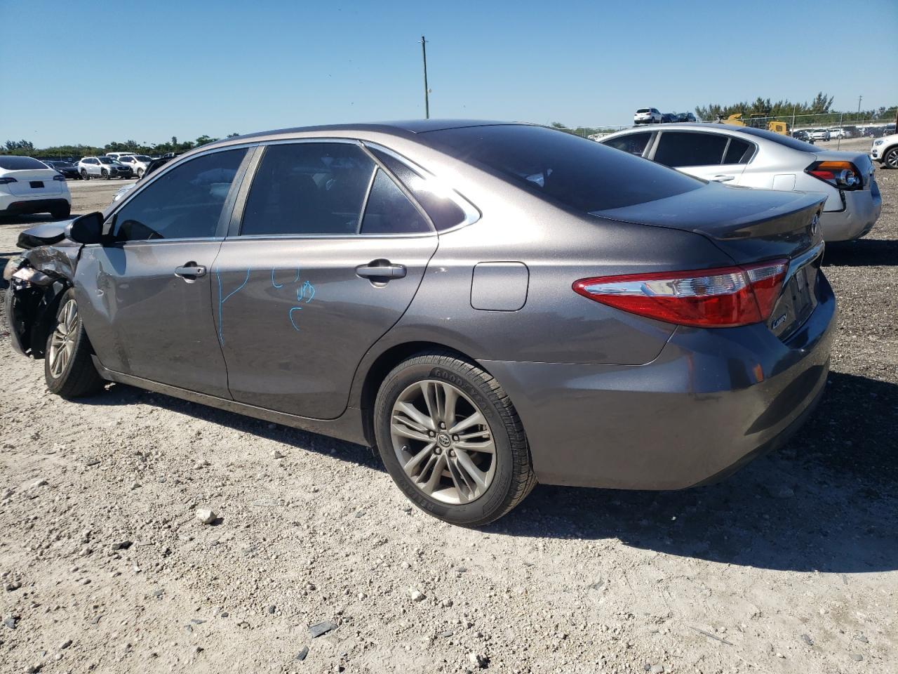 2015 TOYOTA CAMRY LE - Фото 2