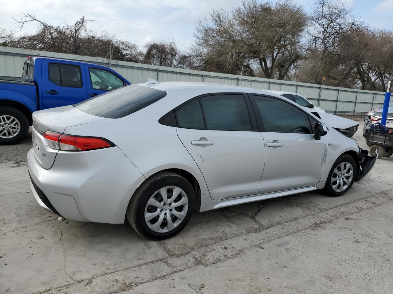2022 TOYOTA COROLLA LE - Фото 3