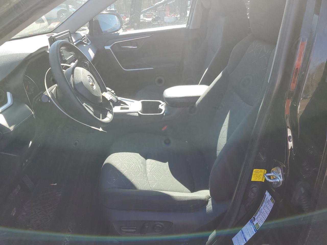 2022 TOYOTA RAV4 XLE - Image 7