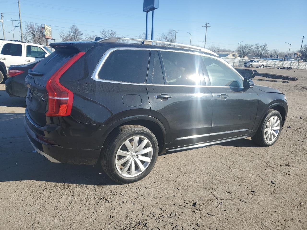 2016 VOLVO XC90 T6 - Фото 3