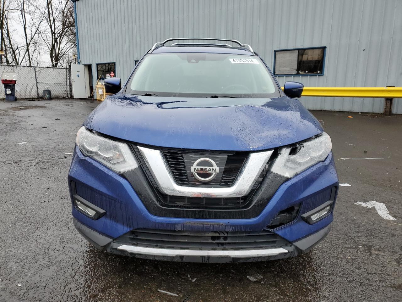 2017 NISSAN ROGUE SV - Image 5