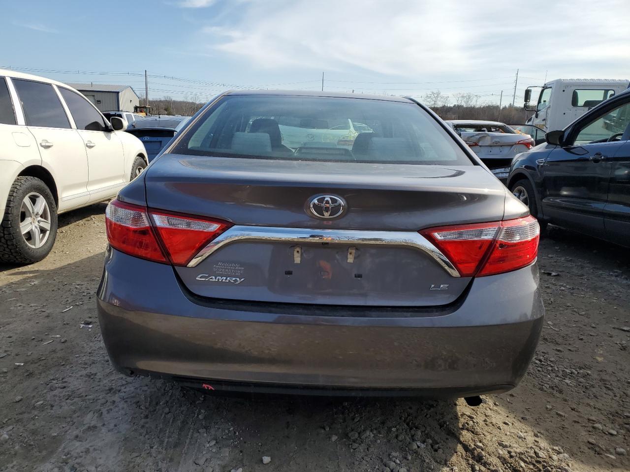 2017 TOYOTA CAMRY LE - Image 6