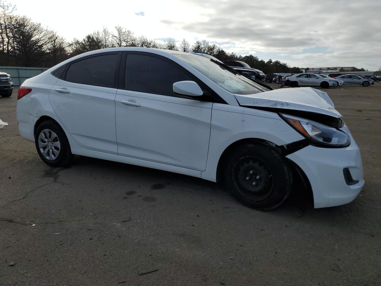 2017 HYUNDAI ACCENT SE - Image 4