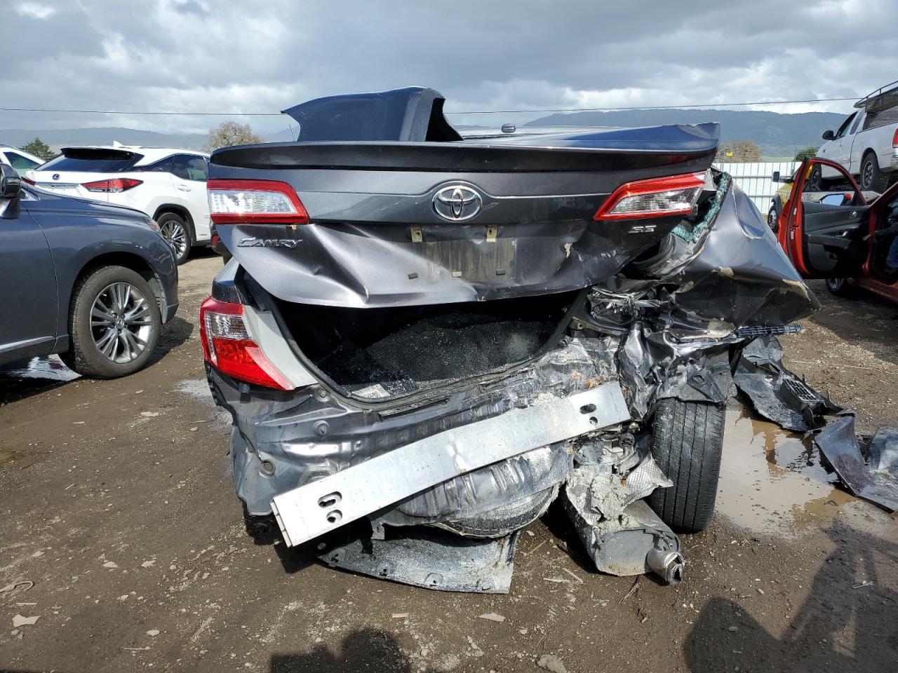 2014 TOYOTA CAMRY L - Image 6