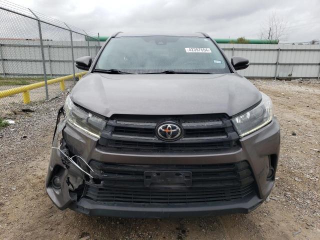 2019 Toyota Highlander Se - Фото 5