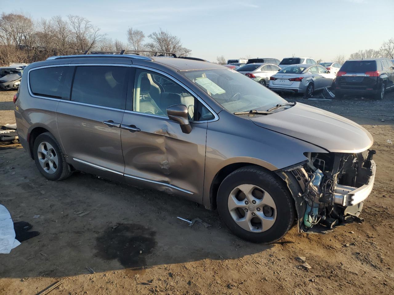 2017 CHRYSLER PACIFICA - Image 4