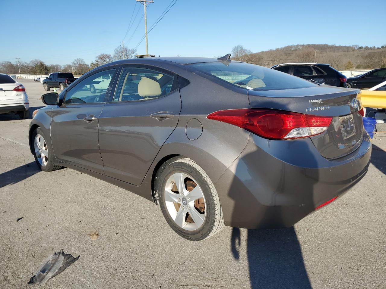 2013 HYUNDAI ELANTRA GL - Image 2