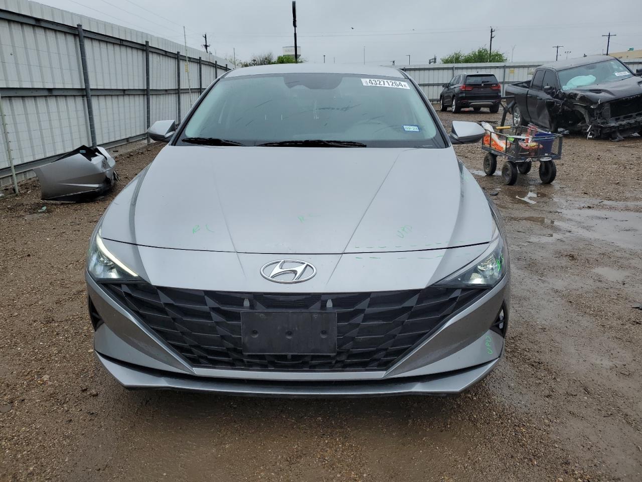 2023 HYUNDAI ELANTRA SE - Image 5