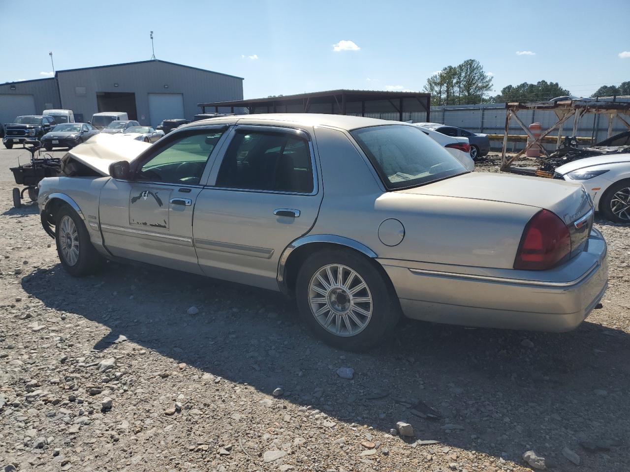 2010 MERCURY GRAND MARQ - Фото 2