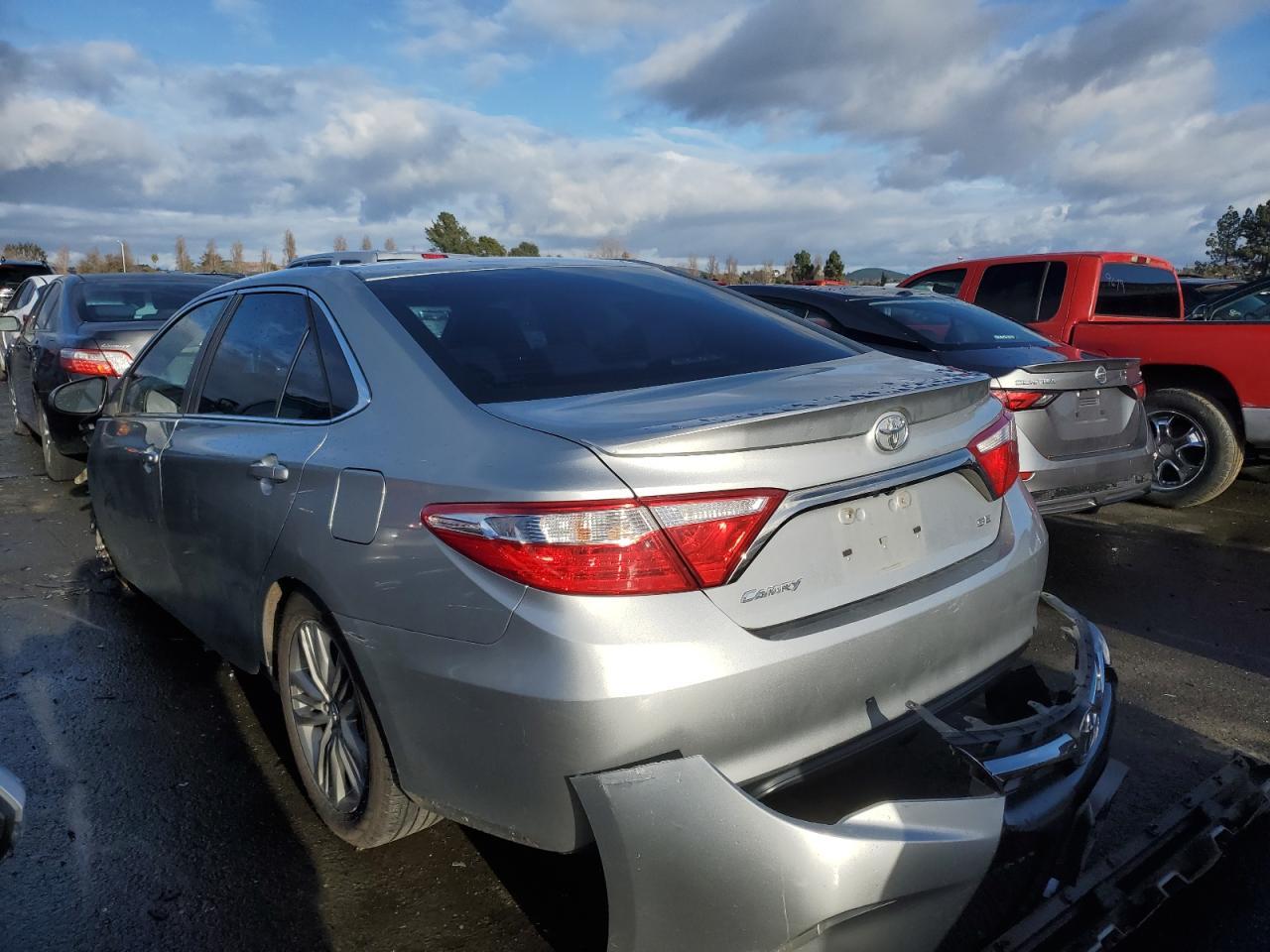 2015 TOYOTA CAMRY LE - Фото 2
