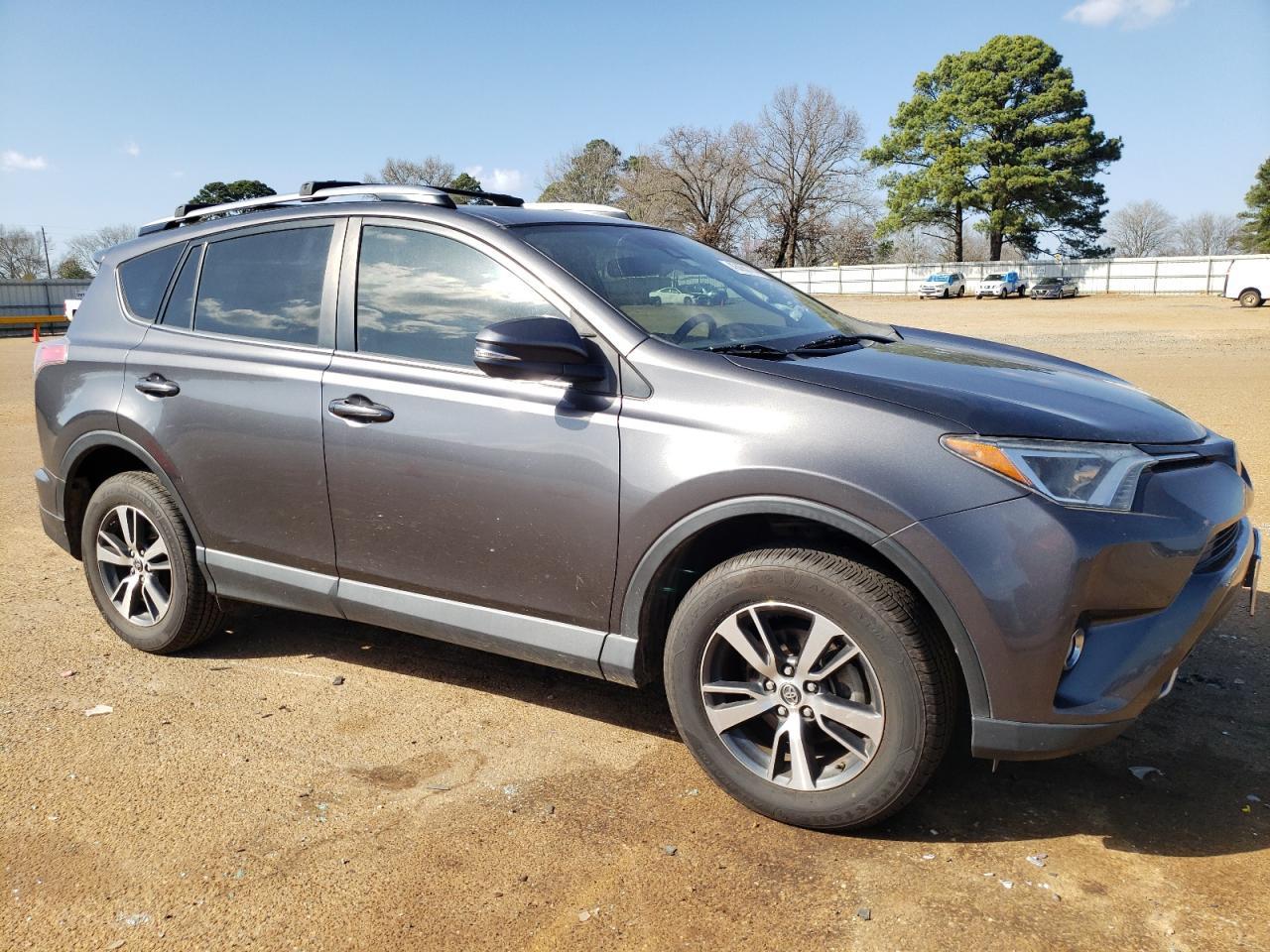 2017 TOYOTA RAV4 XLE - Image 4