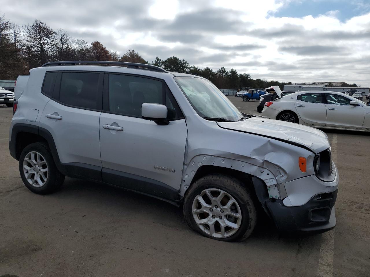 2018 JEEP RENEGADE L - Image 4