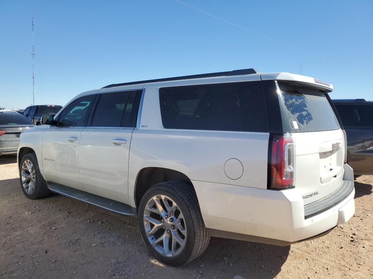 2016 GMC YUKON XL C - Фото 2
