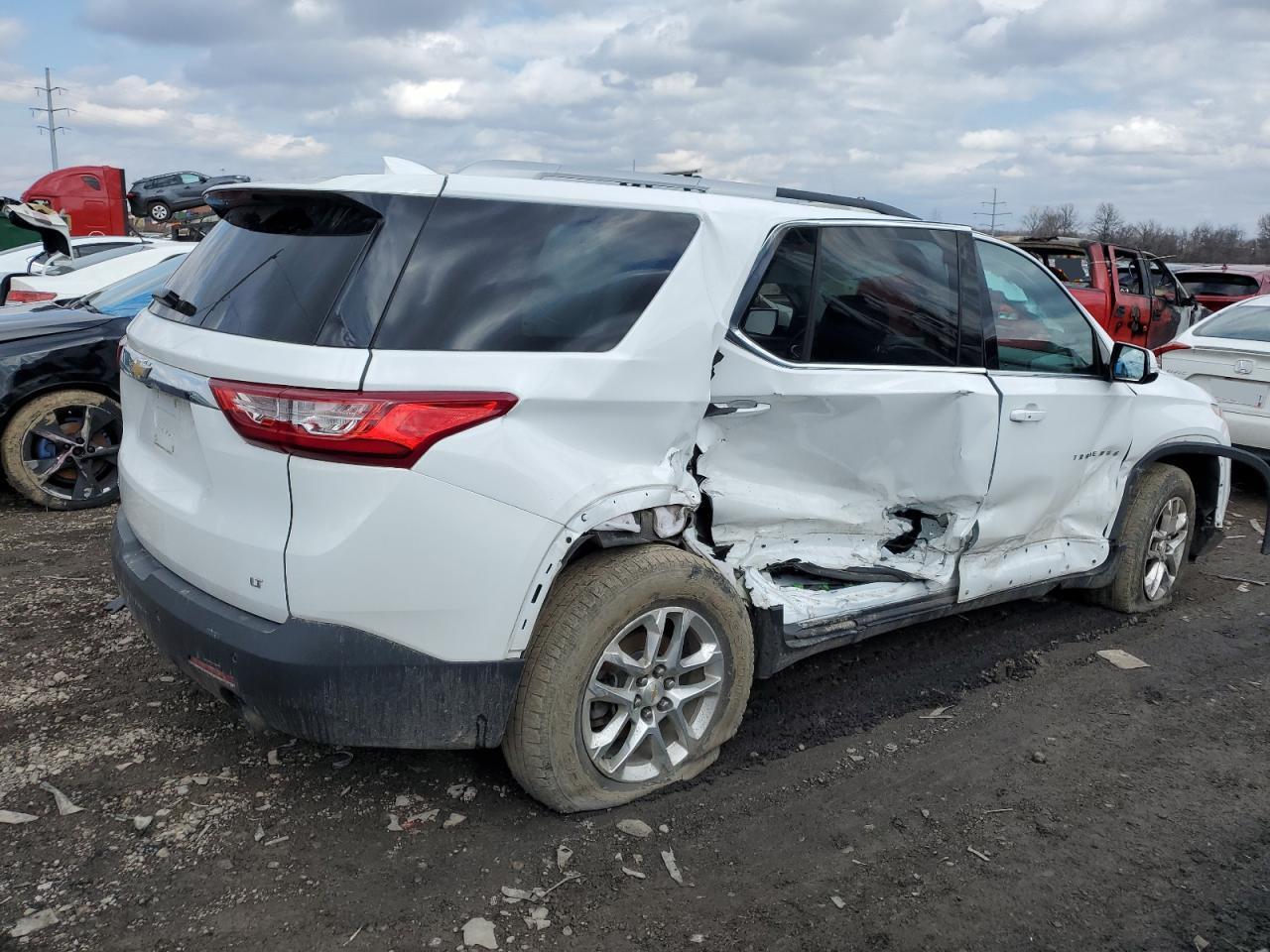 2018 CHEVROLET TRAVERSE L - Фото 3