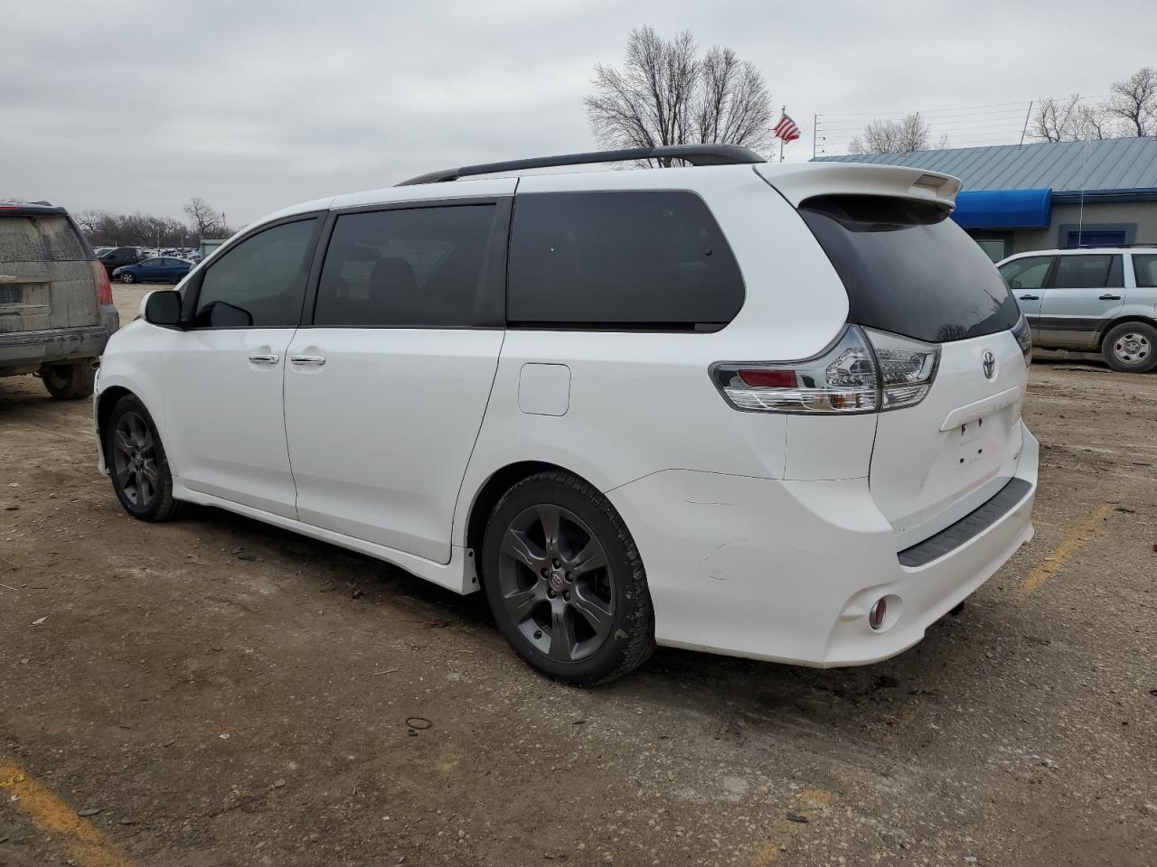 2015 TOYOTA SIENNA SPO - Фото 2