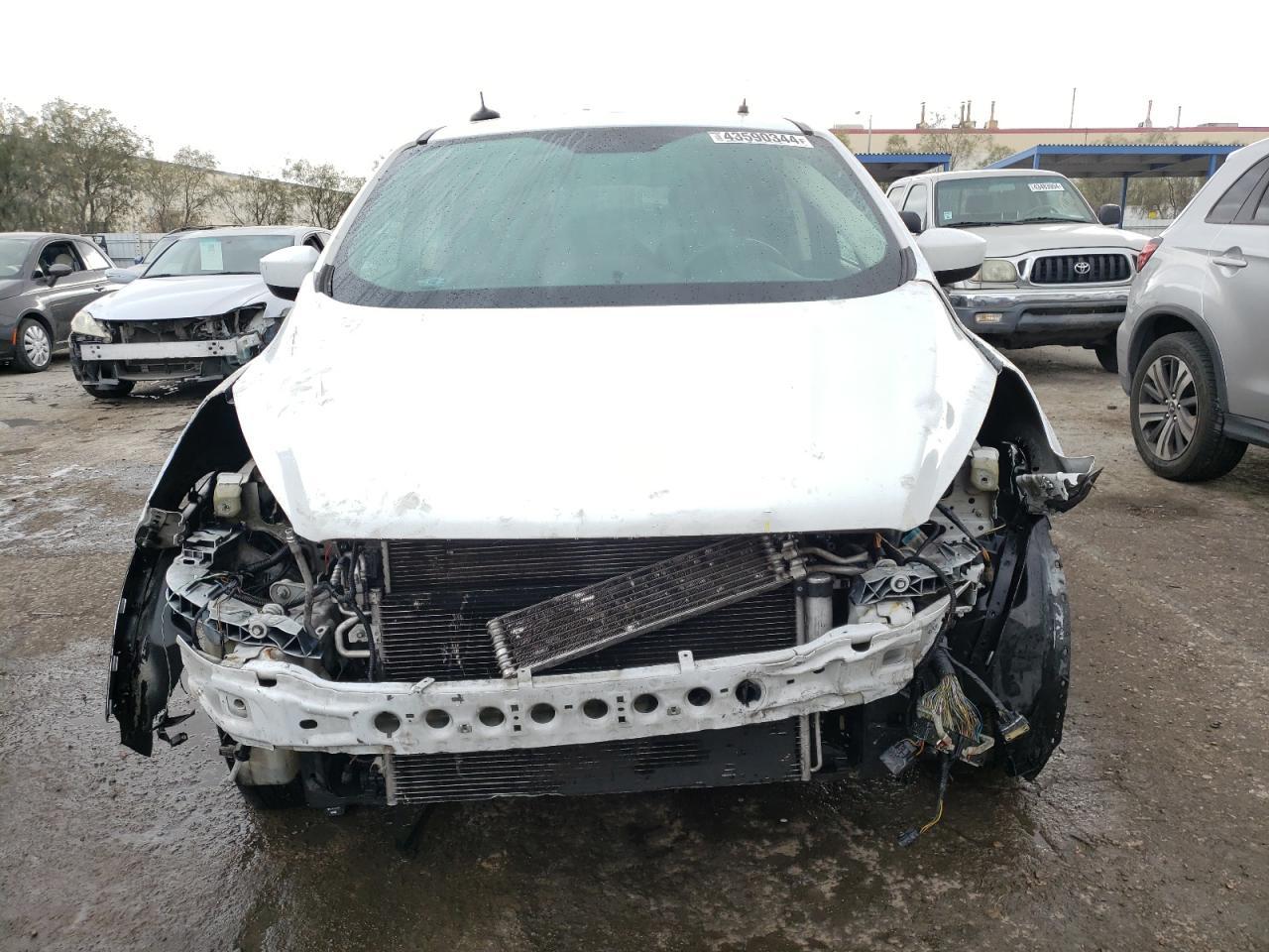 2017 FORD ESCAPE SE - Фото 5