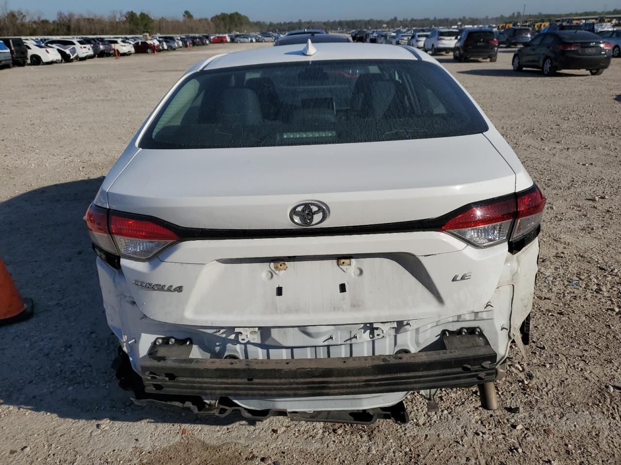 2021 TOYOTA COROLLA LE - Фото 6
