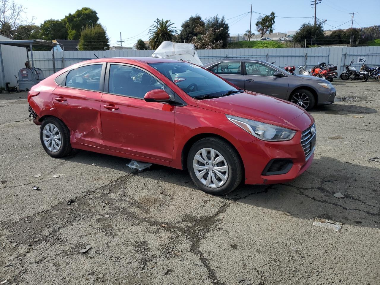 2019 HYUNDAI ACCENT SE - Фото 4