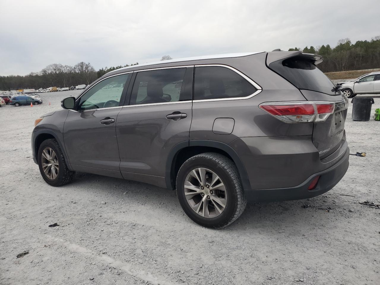 2015 TOYOTA HIGHLANDER - Image 2