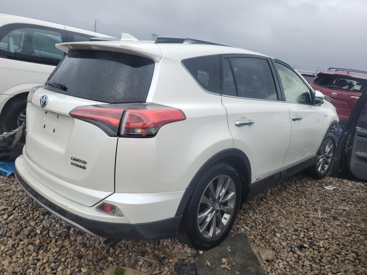 2017 TOYOTA RAV4 HV LI - Image 3