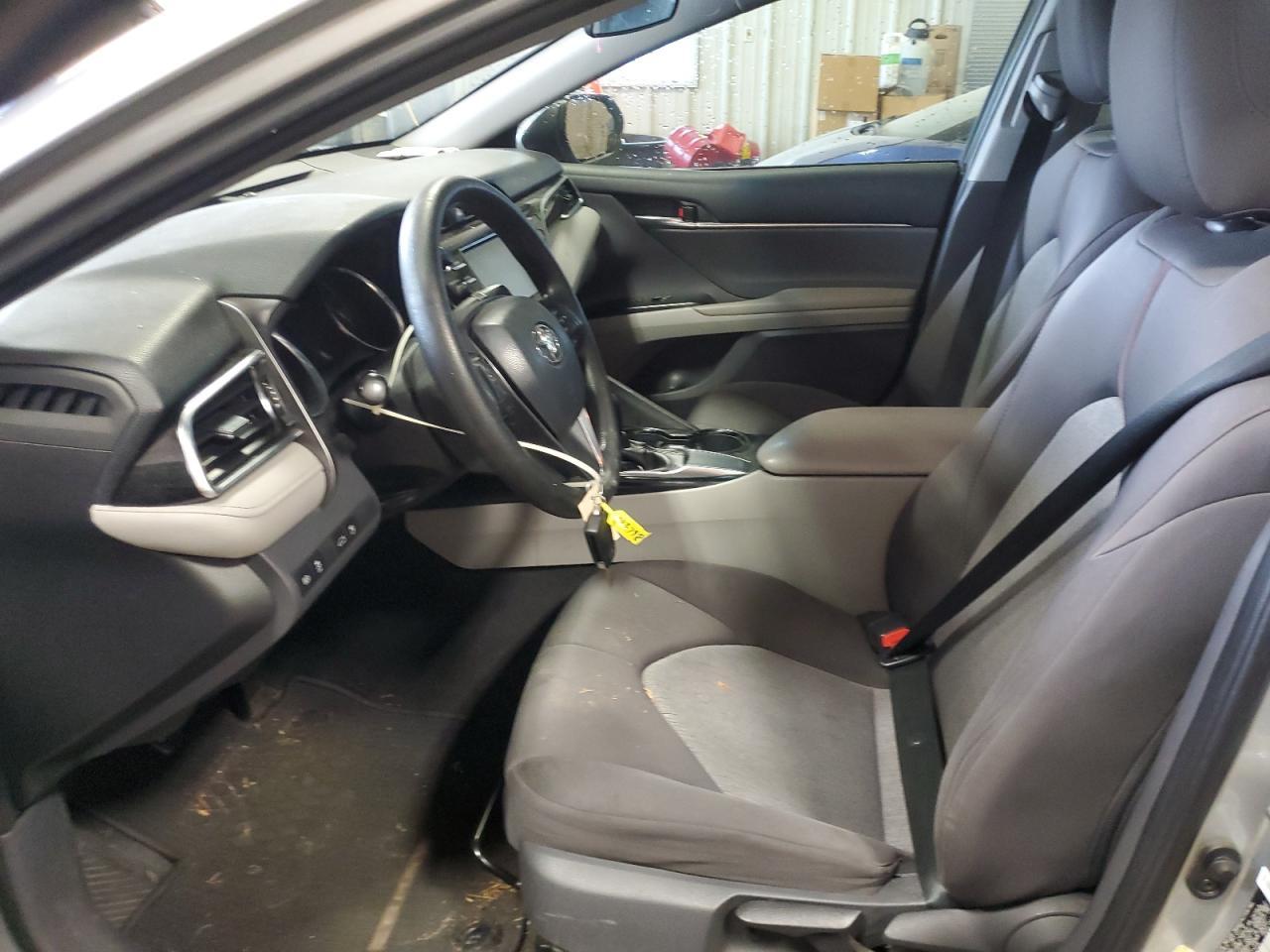 2018 TOYOTA CAMRY L - Фото 7