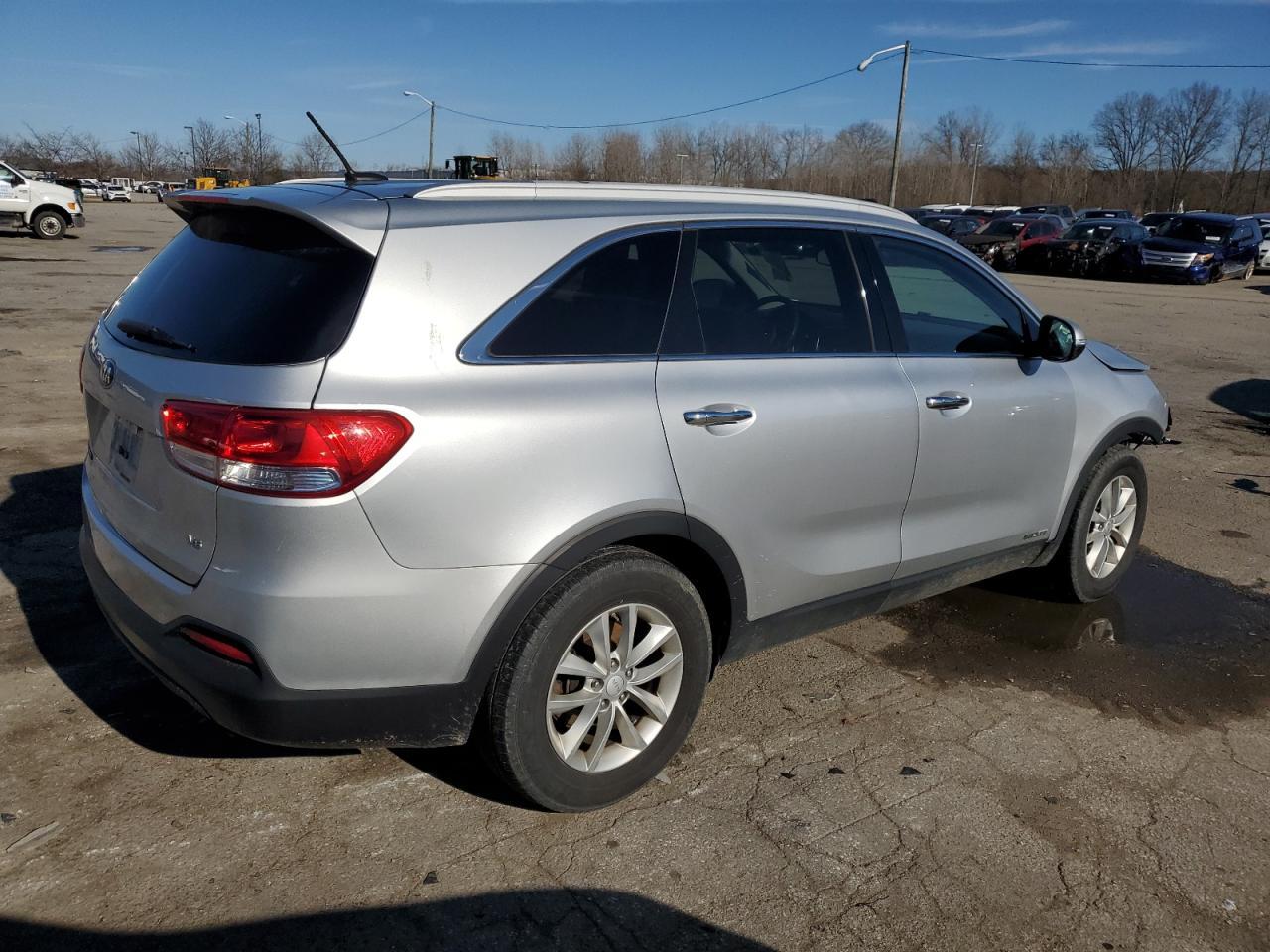 2017 KIA SORENTO LX - Фото 3