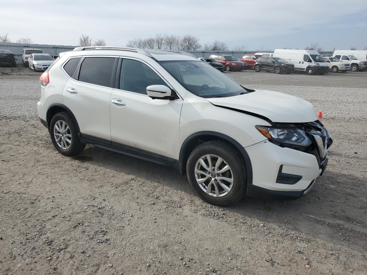 2017 NISSAN ROGUE SV - Фото 4