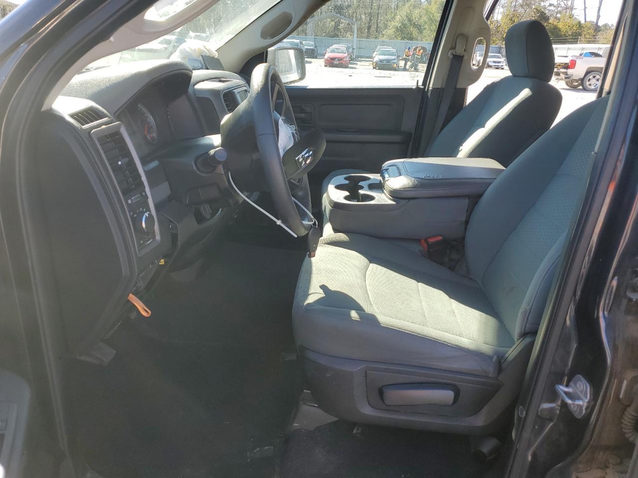 2018 RAM 1500 ST - Image 7