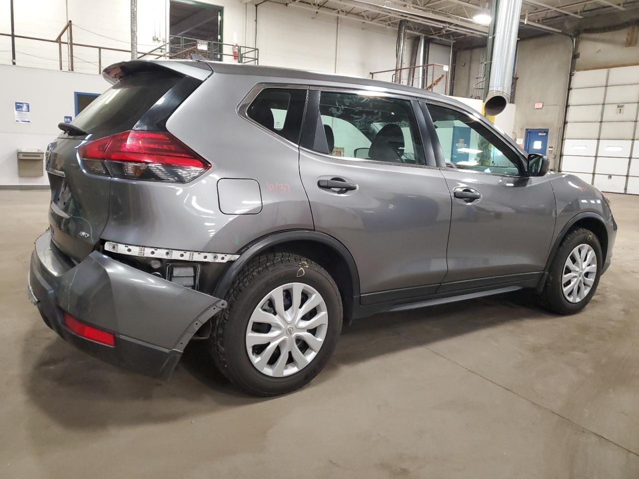 2017 NISSAN ROGUE SV - Фото 3