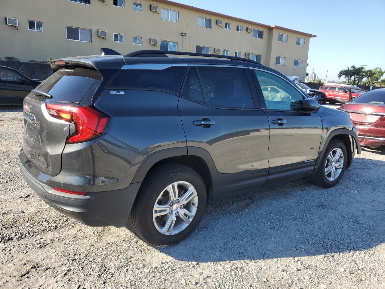2018 GMC TERRAIN SL - Image 3