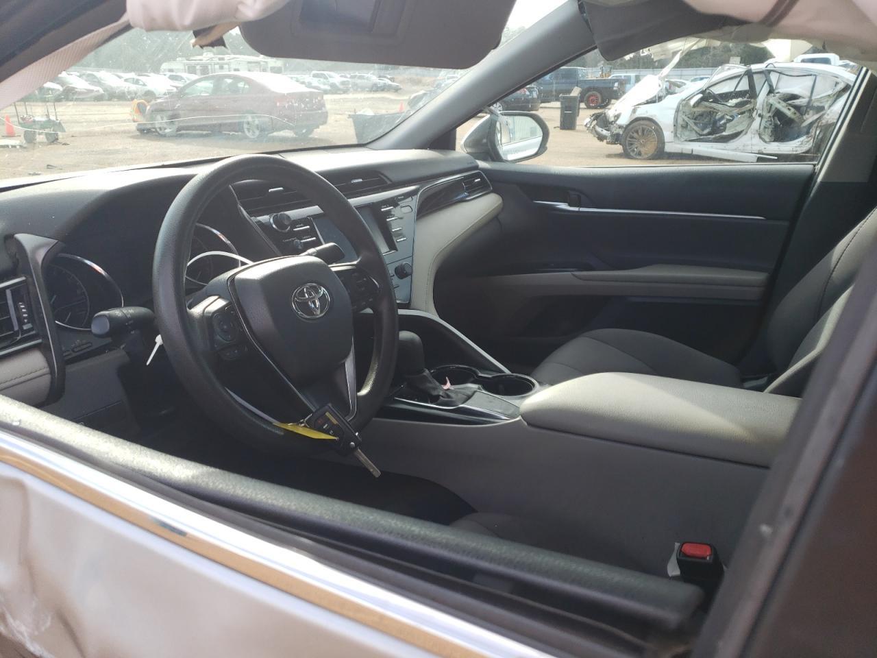2020 TOYOTA CAMRY LE - Фото 7
